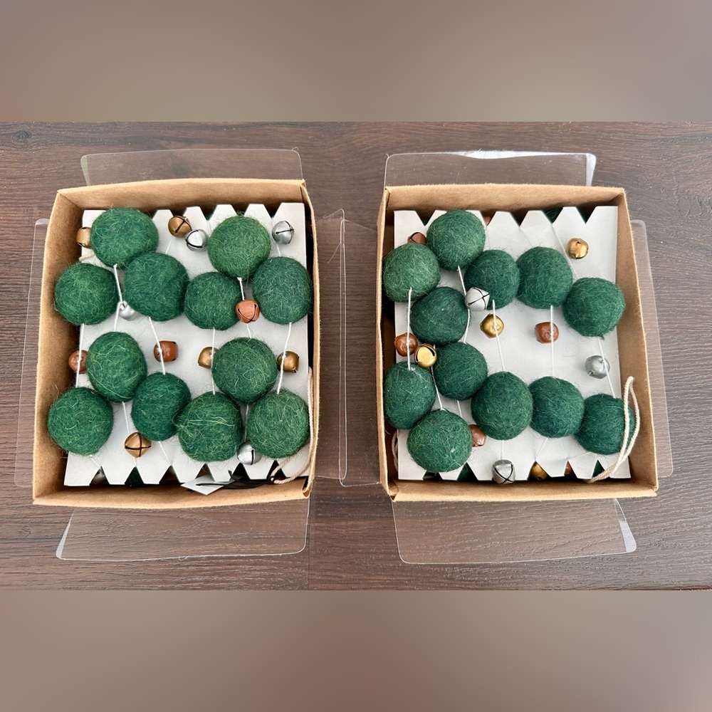 Felt ball and bell garland (set of 2)